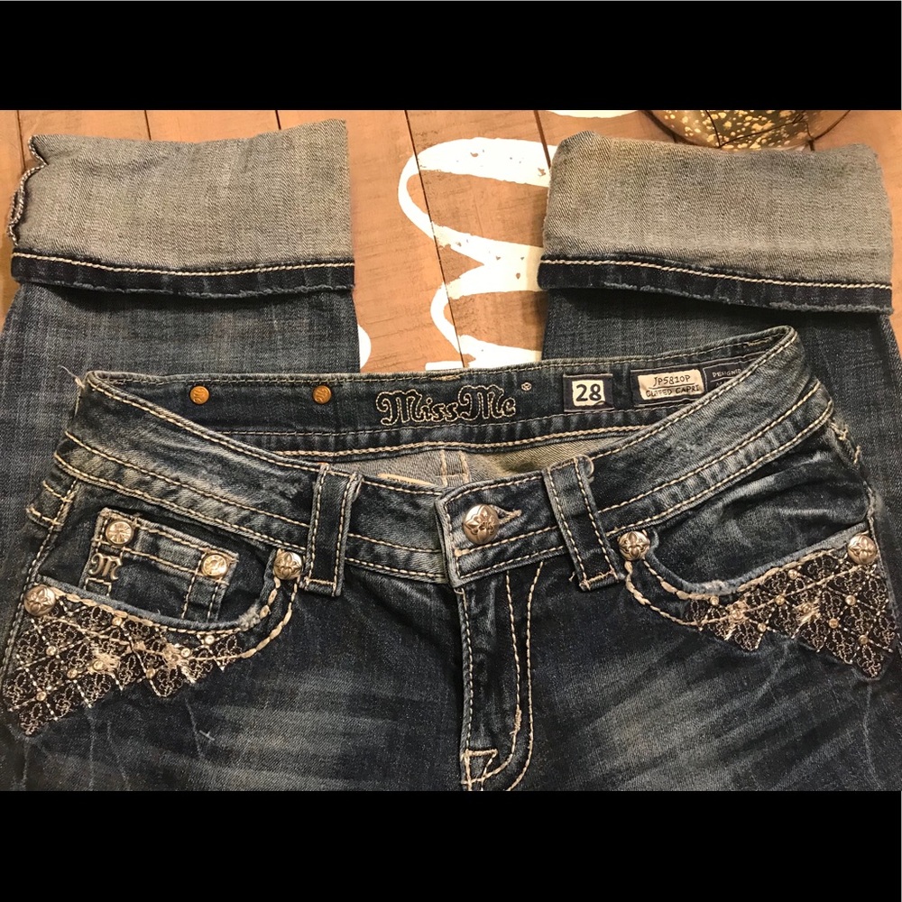 MissMe Size 28 Cuffed Capri